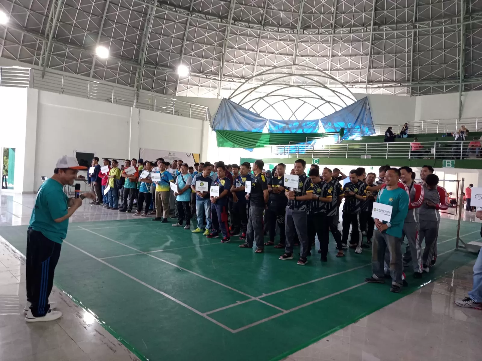 Dr KH Tafsir saat membuka acara  (foto Sugeng I)