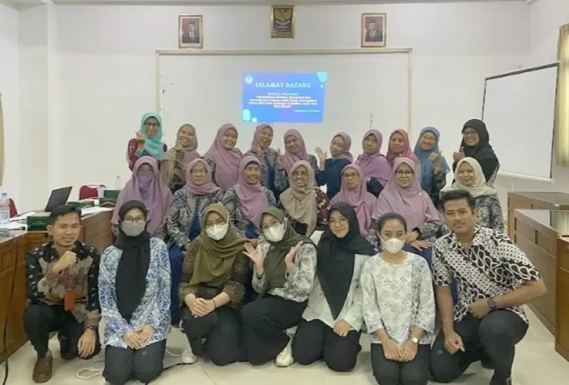 Tim Unriyo bersama guru PAUD saat pelatihan.  (Foto : Istimewa)