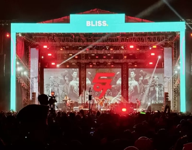   Panggung Merona Fest saat Sheila on 7 (Harminanto)