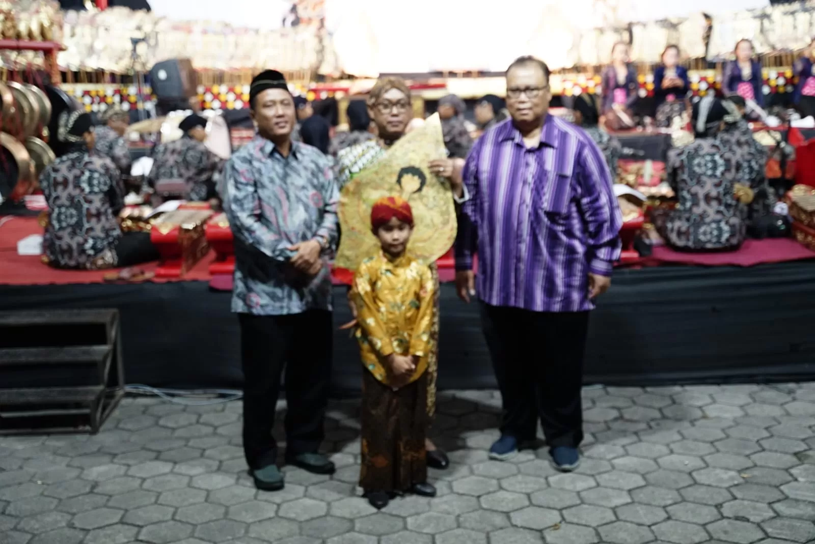 Suasana sebelum wayangan di UMBY