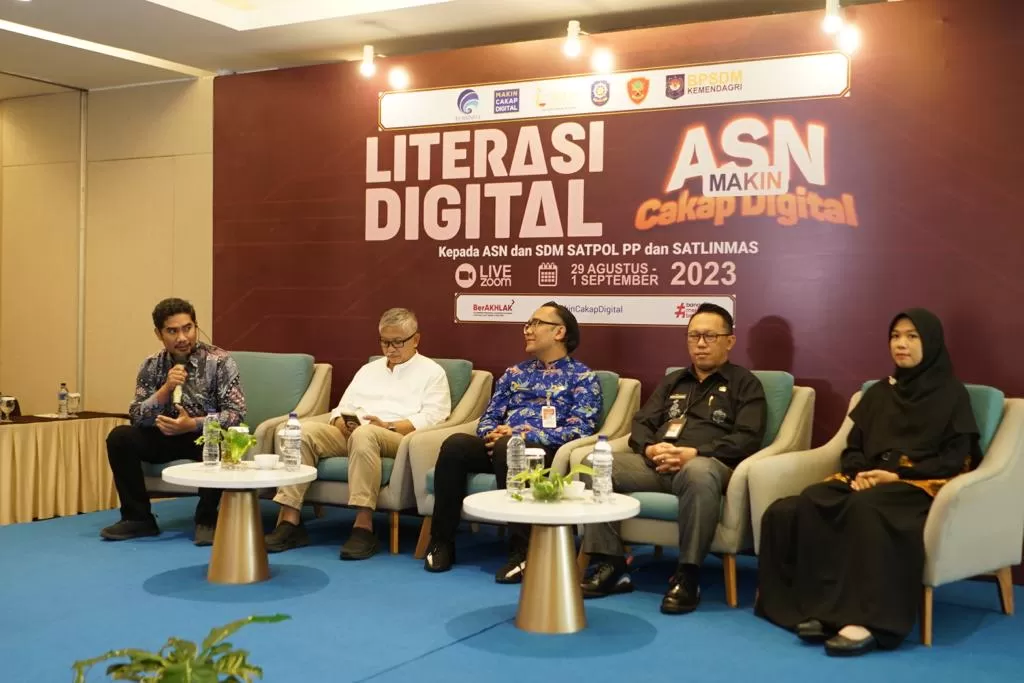 Literasi Digital Sektor Pemerintahan kepada anggota Satpol PP dan Linmas di lingkungan Provinsi Kabupaten Kota (Kementerian Kominfo)