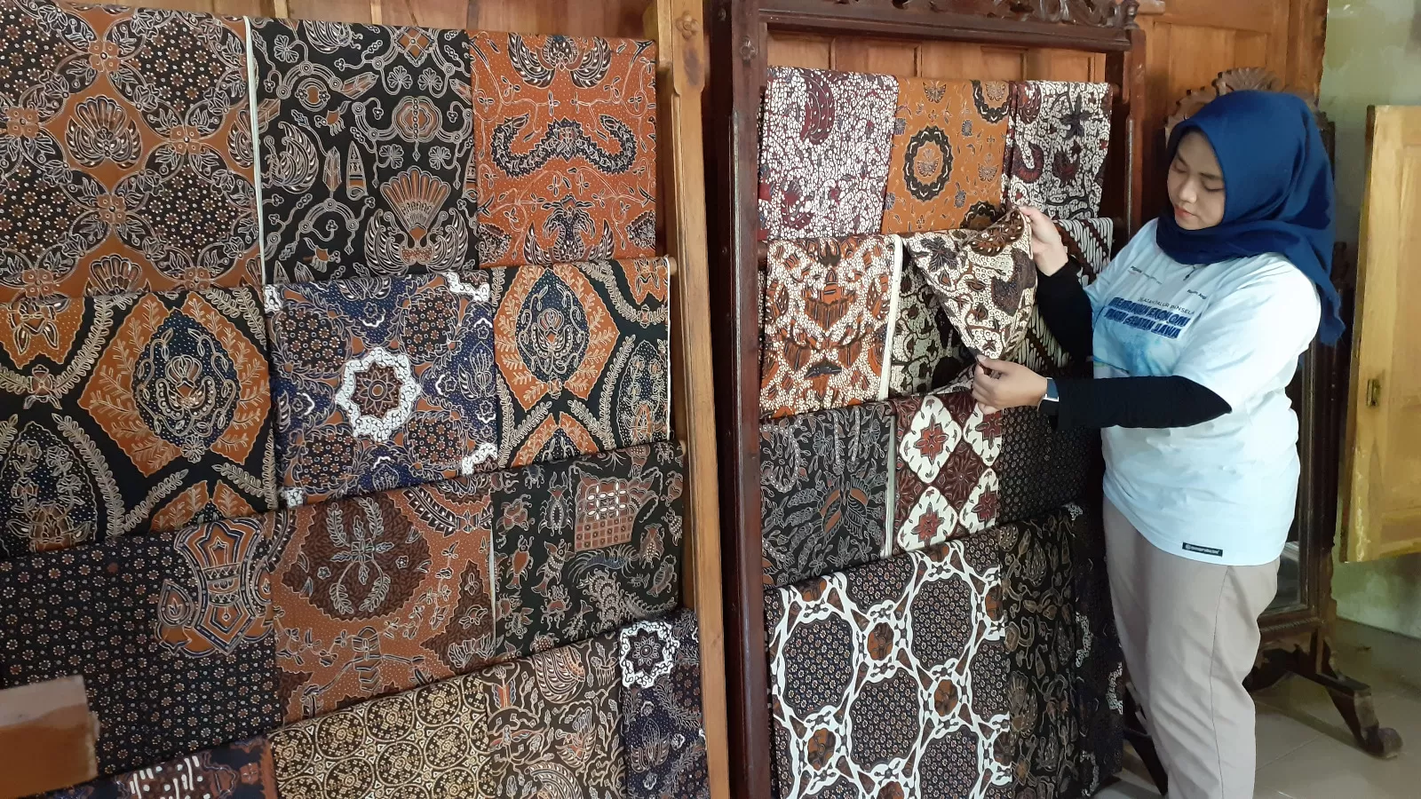 Koleksi batik motif klasik di Rumah Batik Sekar Arum di Karangkulon RT 05 Kalurahan Wukirsari Imogiri Bantul. (Foto Istimewa)