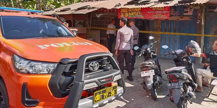 Polisi melakukan olah TKP di lokasi kejadian. (Istimewa) 
