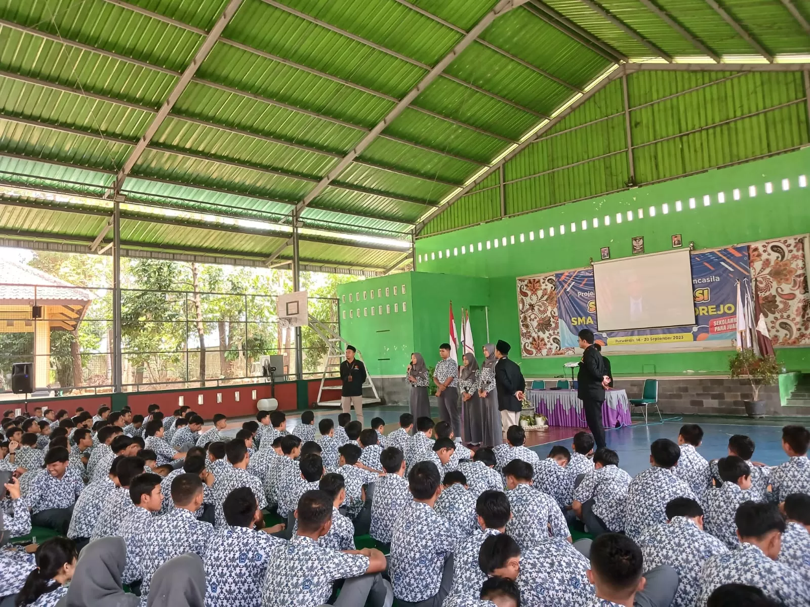 Sosialisasi pengawasan partisipatif Bawaslu Purworejo di SMAN 5 Purworejo. (Foto : Jarot Sarwosambodo)
