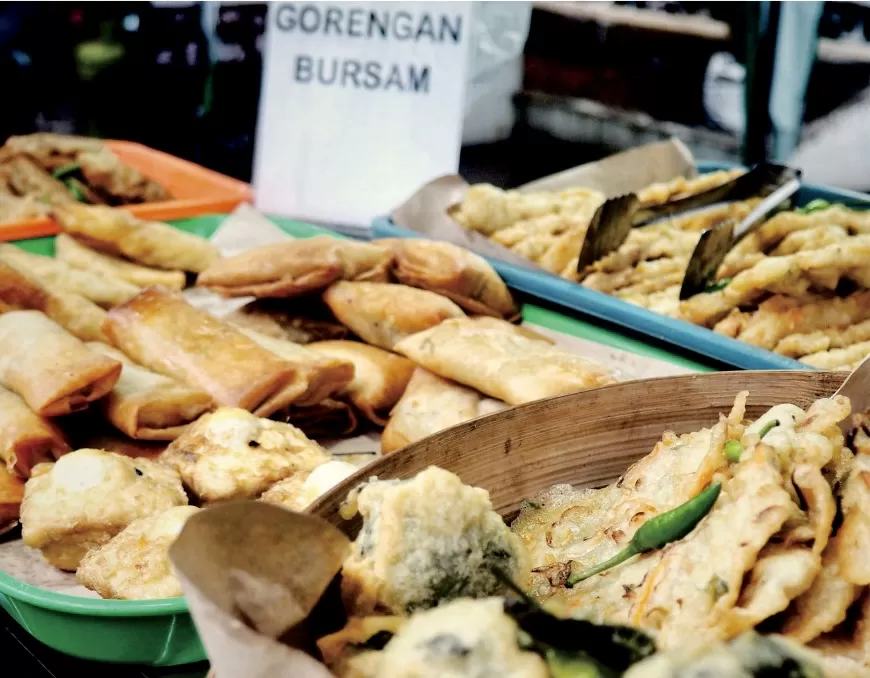 Ilustrasi Gorengan yang jadi menu khas pelengkap nasi kucing di angkringan