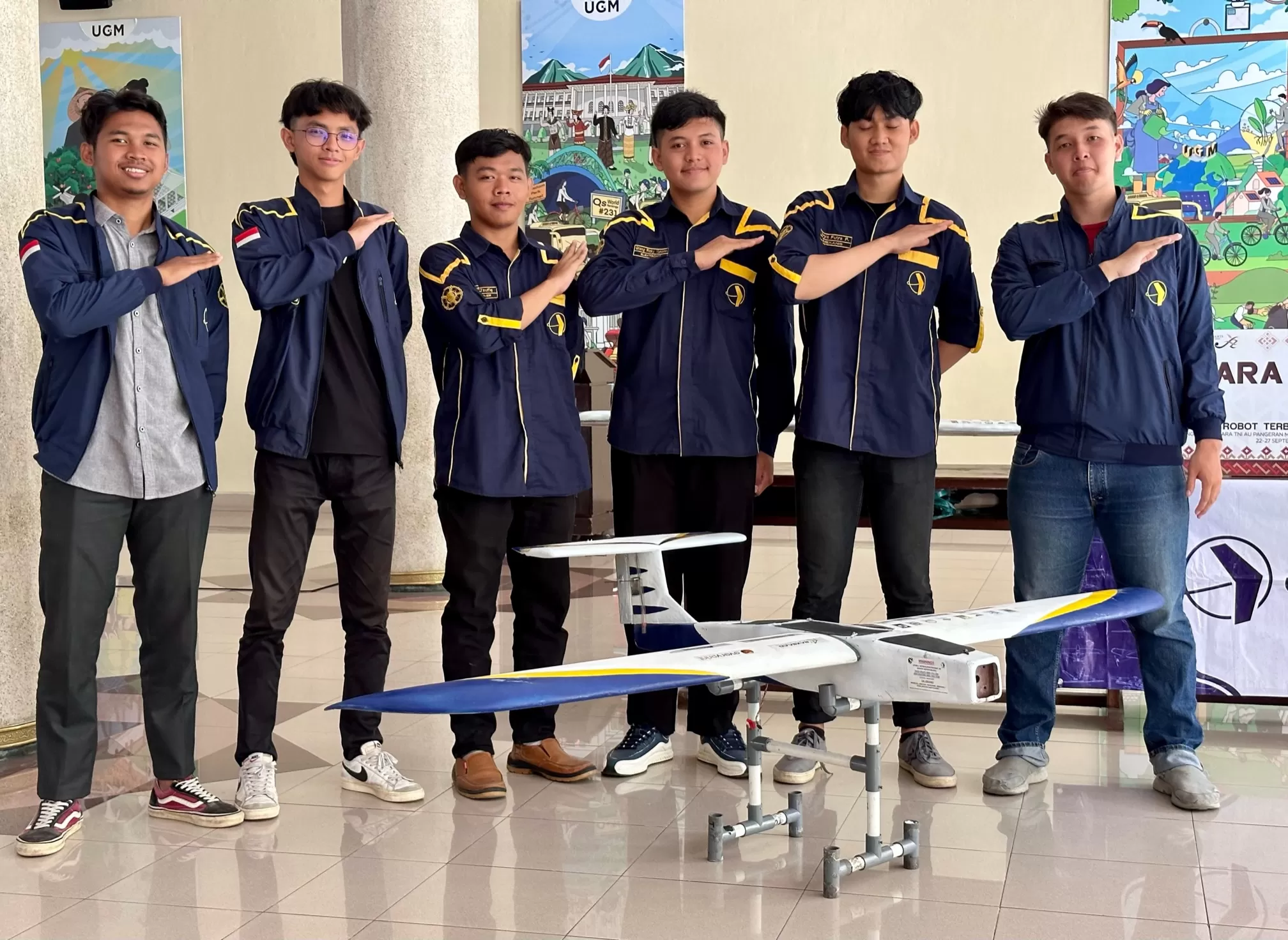 Salah satu sub tim Gamaforce UGM saat berfoto untuk media (Harminanto)