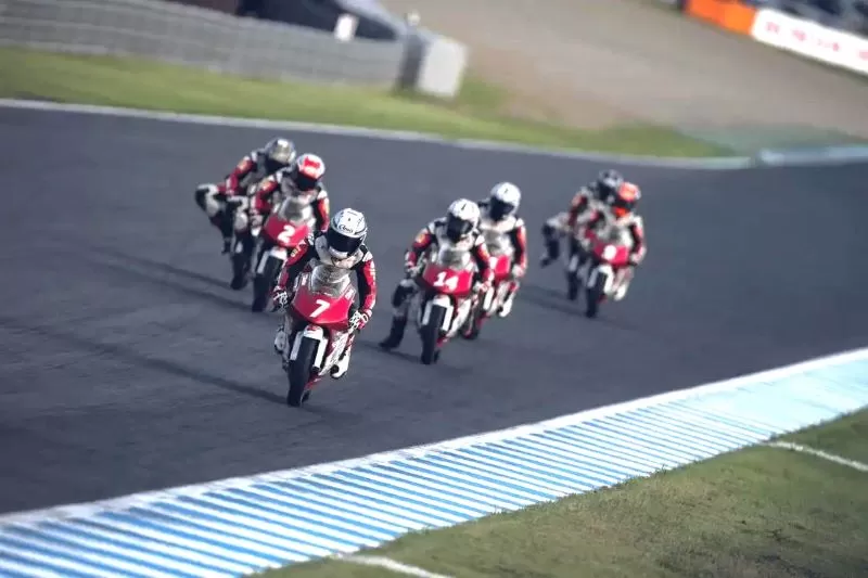 Veda (nomor 7) saat berlaga di ATC Motegi. (Istimewa)