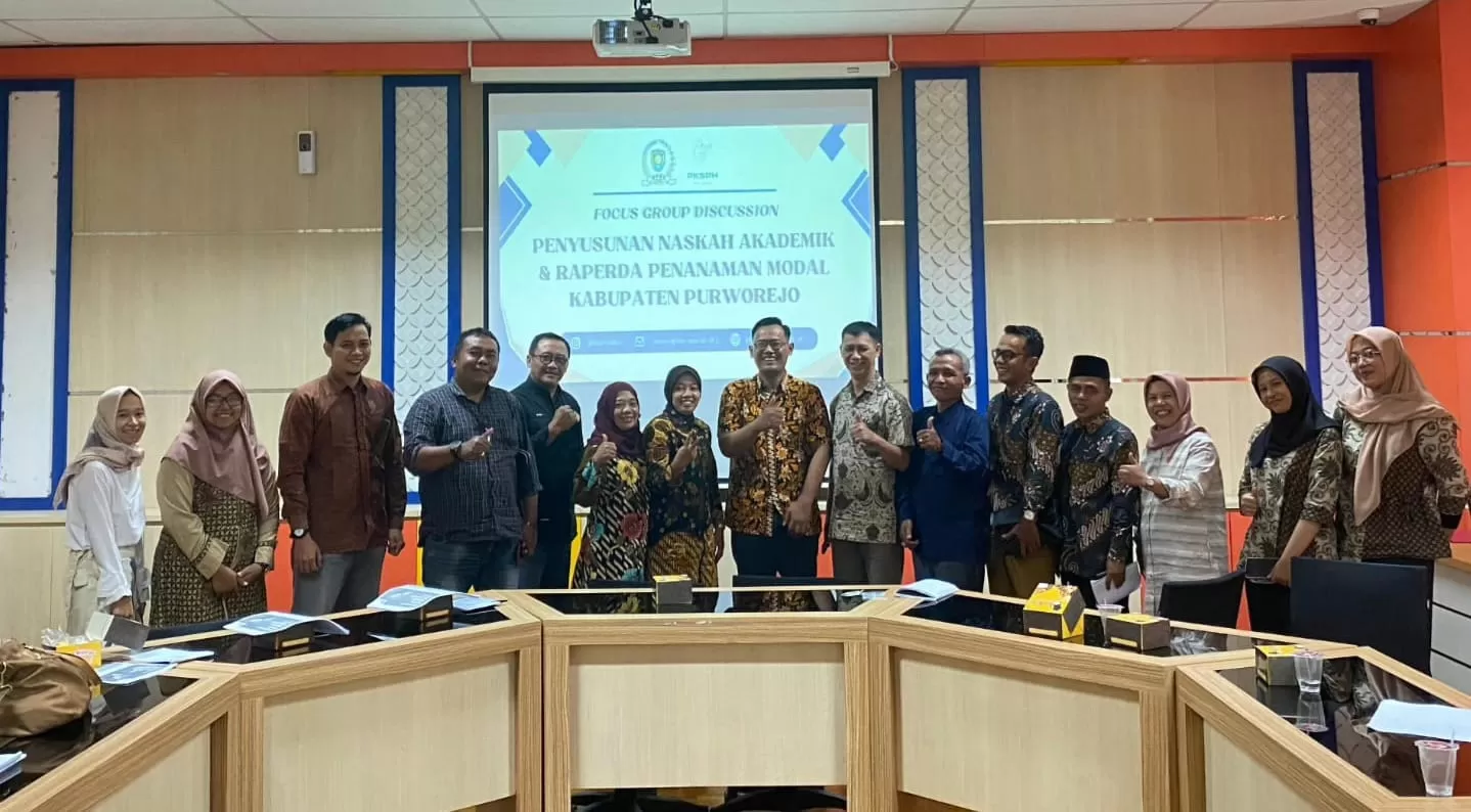  DPRD Purworejo dan PKSPH -FH UAD usai FGD berfoto bersama.   (istimewa)