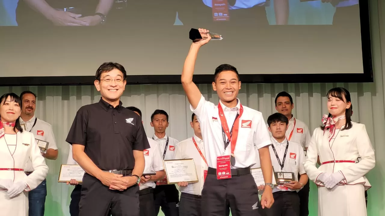 Teknisi Honda meraih juara dalam Honda Global Technician Contest Motorcycle (GTC) 2023 di Jepang ((FotoL Istimewa))