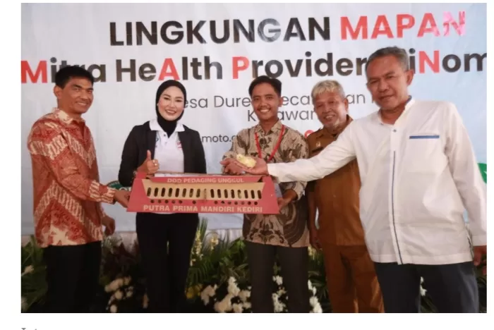 pemberian bantuan secara simbolis (istimewa)