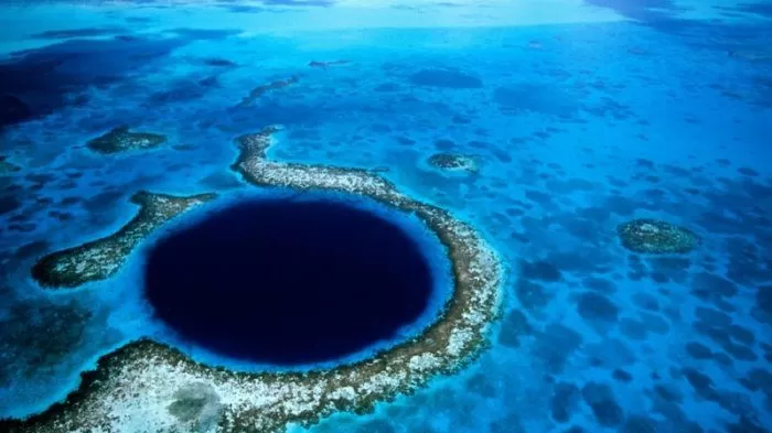 Ilmuwan Mengumpulkan Virus Jenis Baru dari Palung Laut Mariana (SuratDokter.com/AdobeStock)