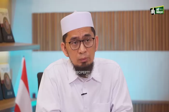 UAH ajak Masyarakat Indonesia peduli perjuangan Gaza dengan membaca Qunut Nazilah untuk Palestina (Tangkapan layar youtube @AdiHidayatOfficial)