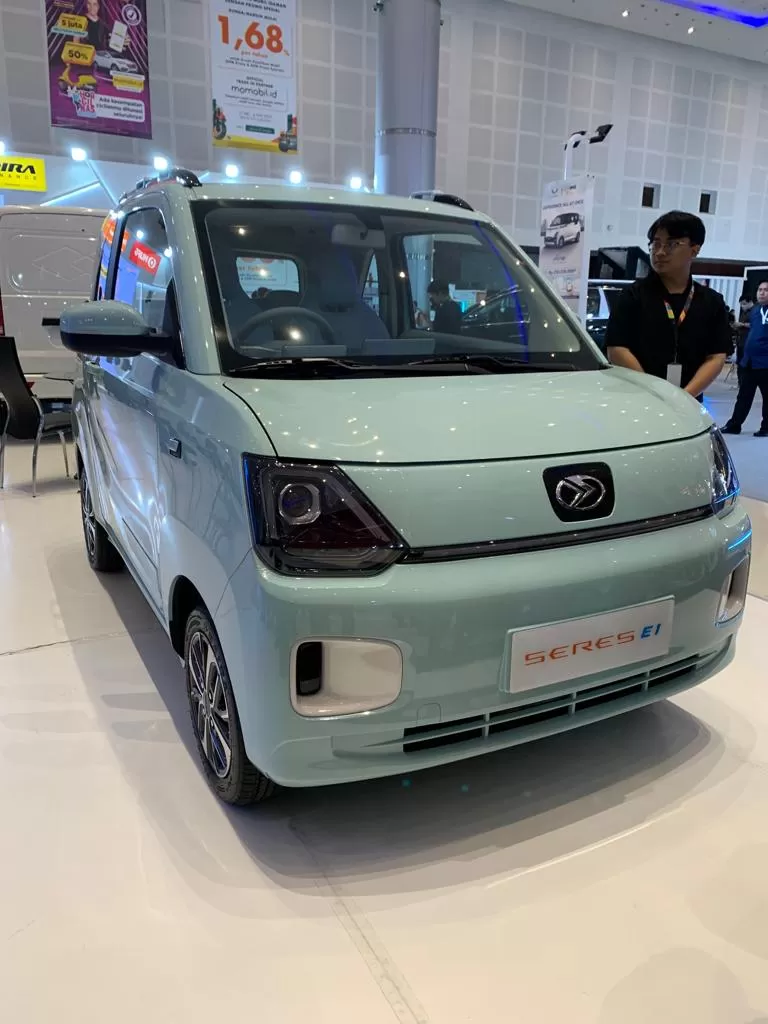 Kemunculan Seres E1 di IIMS 2023 Surabaya berhasil memikat penggemar kendaraan listrik di Jawa Timur