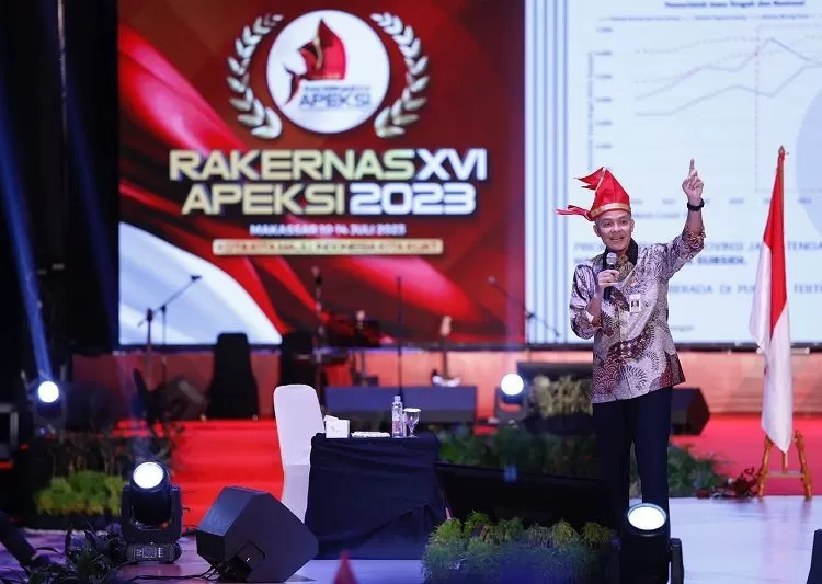 Ganjar Pranowo di Rakernas XVI Apeksi di Makassar