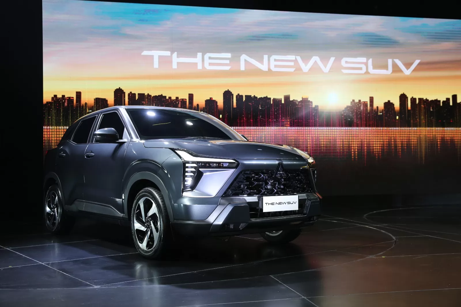 SUV MItsubishi terbaru dipamerkan desain eksteriornya, tp desain interior, nama hingga harga baru akan diumumkan pada World Premiere di GIIAS 2023