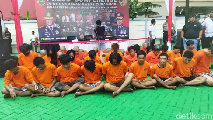 Polres Jakbar menangkap sindikat pencurian bermotor di wilayah Jakarta Barat. (Foto: Kurniawan Fadilah/detikcom)