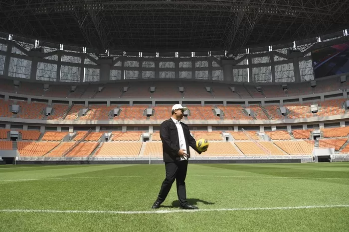 Menpora Dito Ariotedjo di Jakarta International Stadium (JIS) Foto: M Risyal Hidayat/Antara Foto   