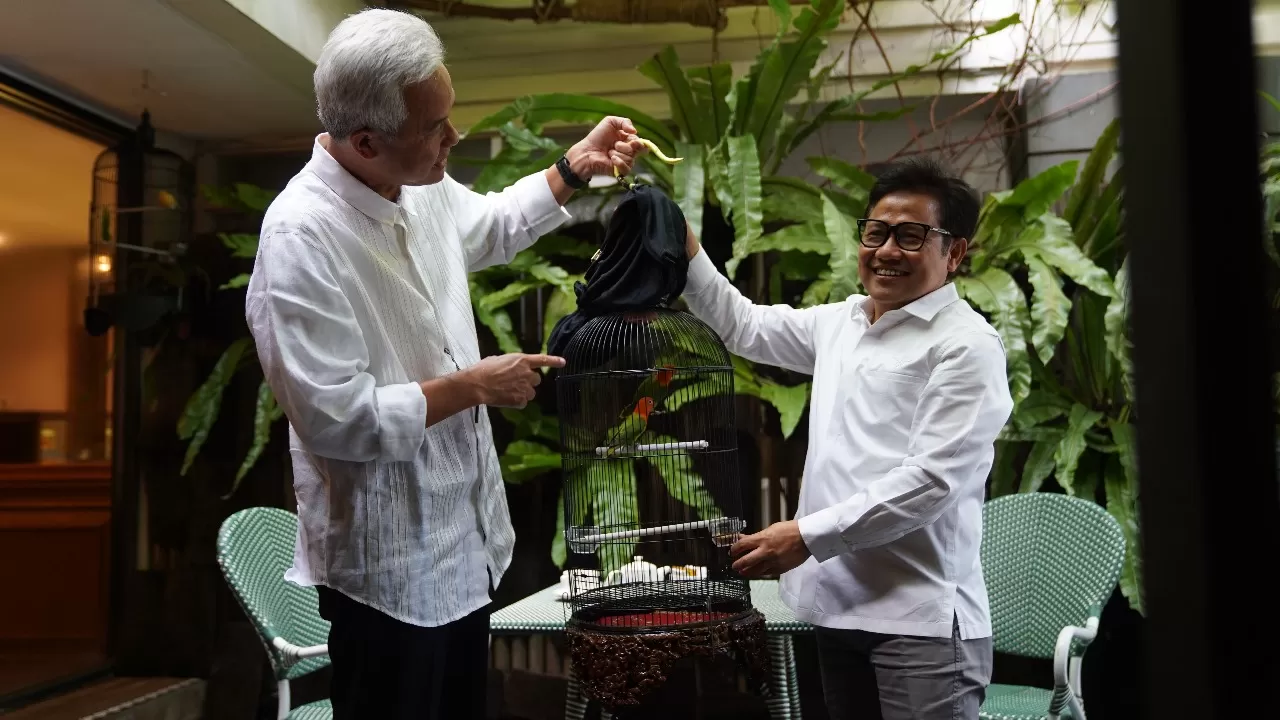 Ganjar Pranowo (kiri) bertemu dengan Muhaimin Iskandar atau Cak Imin (kanan) pada Jumat (18/08/2023)