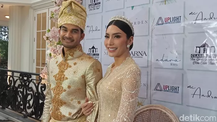 Tengku Tezi dan Tyas Mirasih