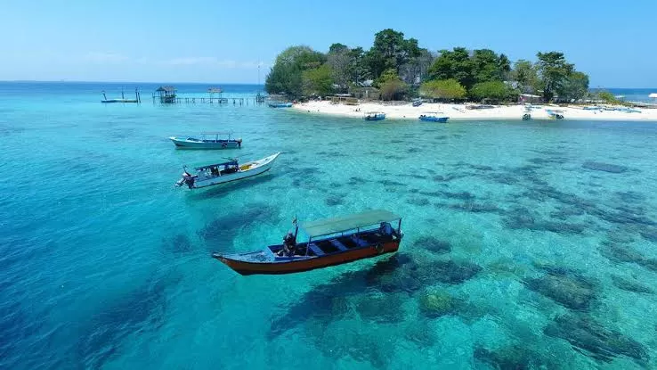 Pulau Samalona yang Terletak di Sulawesi (GENMUSLIM.id/dok: Atourin)