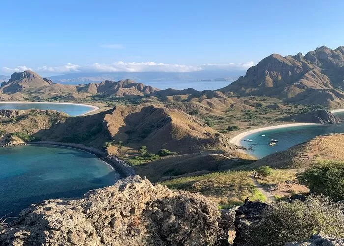 Keindahan Destinasi Wisata Labuan Bajo di Nusa Tenggara Timur (GENMUSLIM.id/dok : Instagram/@deww.kart)