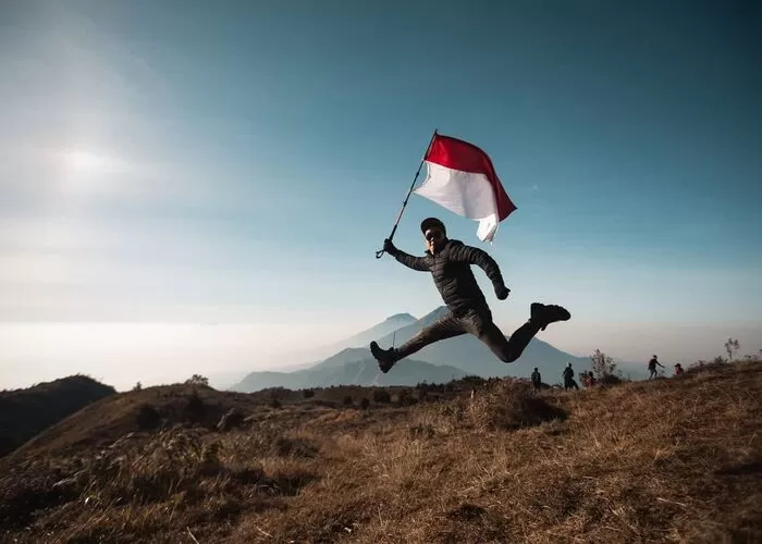 Kumpulan Pantun Spesial Hari Kemerdekaan Indonesia (Foto : GENMUSLIM.id/dok : Instagram @mikeliesmana)