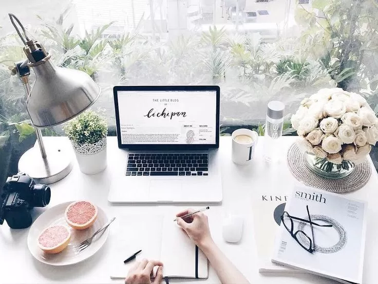 Pemprov DKI Jakarta berlakukan WFH ASN dan Pelajar (GENMUSLIM.id/dok : br.pinterest.com/Fwladies)