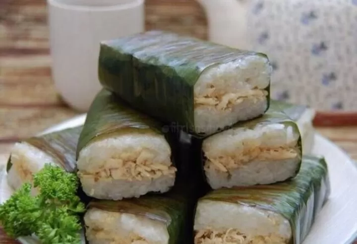 Resep lemper isi ayam, makanan tradisional yang masih bertahan hingga kini. (GENMUSLIM.id/dok:pinterest/cookpad)