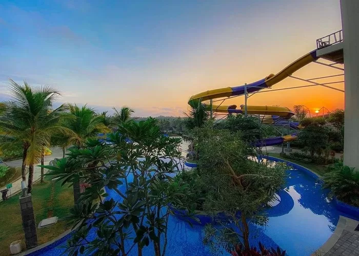 Jambooland Waterpark salah satu rekomendasi wisata yang Hits ada di Tulungagung.  (FOTO : GENMUSLIM.id/dok : Instagram @kacamata_tulungagung)