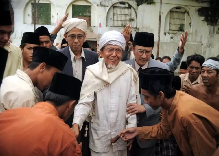 mencari ilmu dan adab dari guru ulama.  (GENMUSLIM.id/dok: Islami.co)