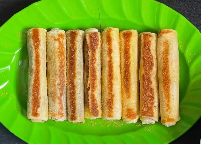 Resep bekal dan camilan, roti keju dan coklat gulung panggang ((GENMUSLIM.id/ dok: cookpad.com/ @ovvyasa  ))