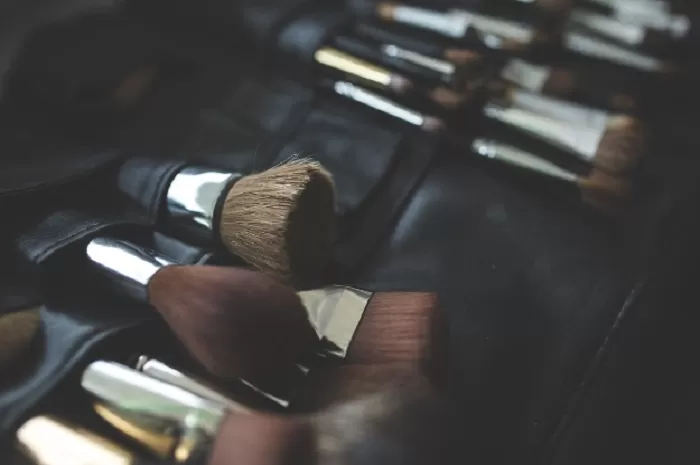 Make up flawless dibutuhkan untuk menunjang penampilan (pixabay.com/kaboompics)