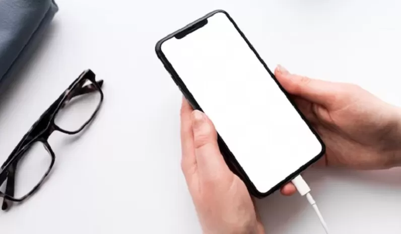  5 Hp Oppo Terlaris di Tahun 2023, Rekomendasi Buat yang Mau Ganti Hp (freepik.com)