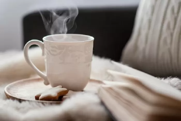 Manfaat Minum Air Hangat Setiap Pagi Bagi Kesehatan (freepik.com)