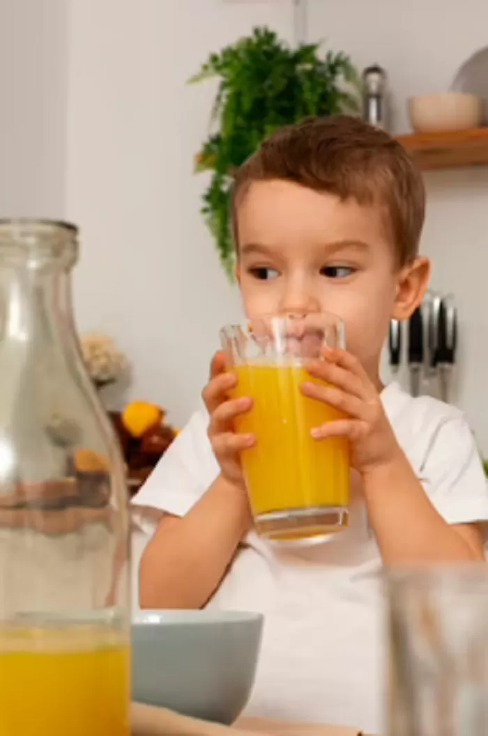 Waktu terbaik minum jus tomat dan wortel (freepik.com)