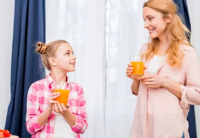 Jus tomat dan wortel juga baik untuk anak-anak. (freepik.com)