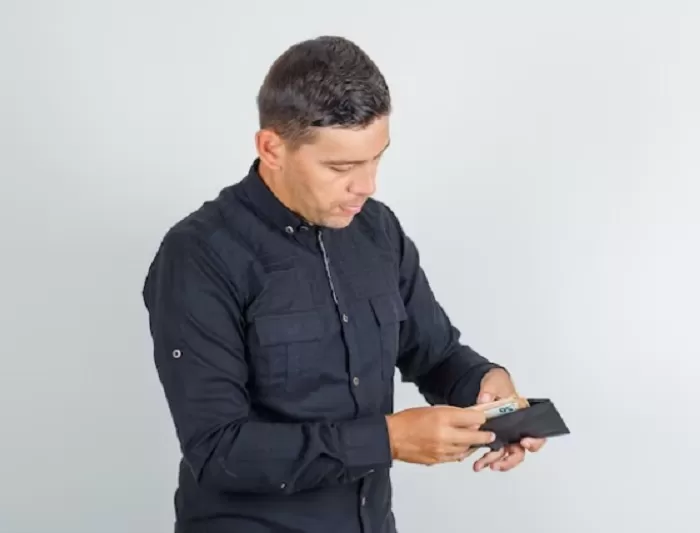 Tips Aman dan Bijak dalam Menghindari Bahaya Pinjaman Online (Pinjol) (freepik.com)