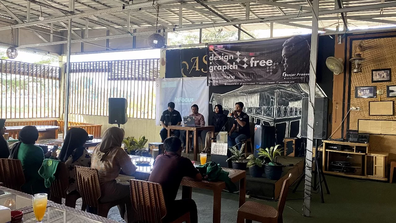 Sukarelawan Ganjar Gelar Pelatihan Gratis untuk Tingkatkan Keahlian Grafis Pemuda Lewat (ist/langitviral.com)