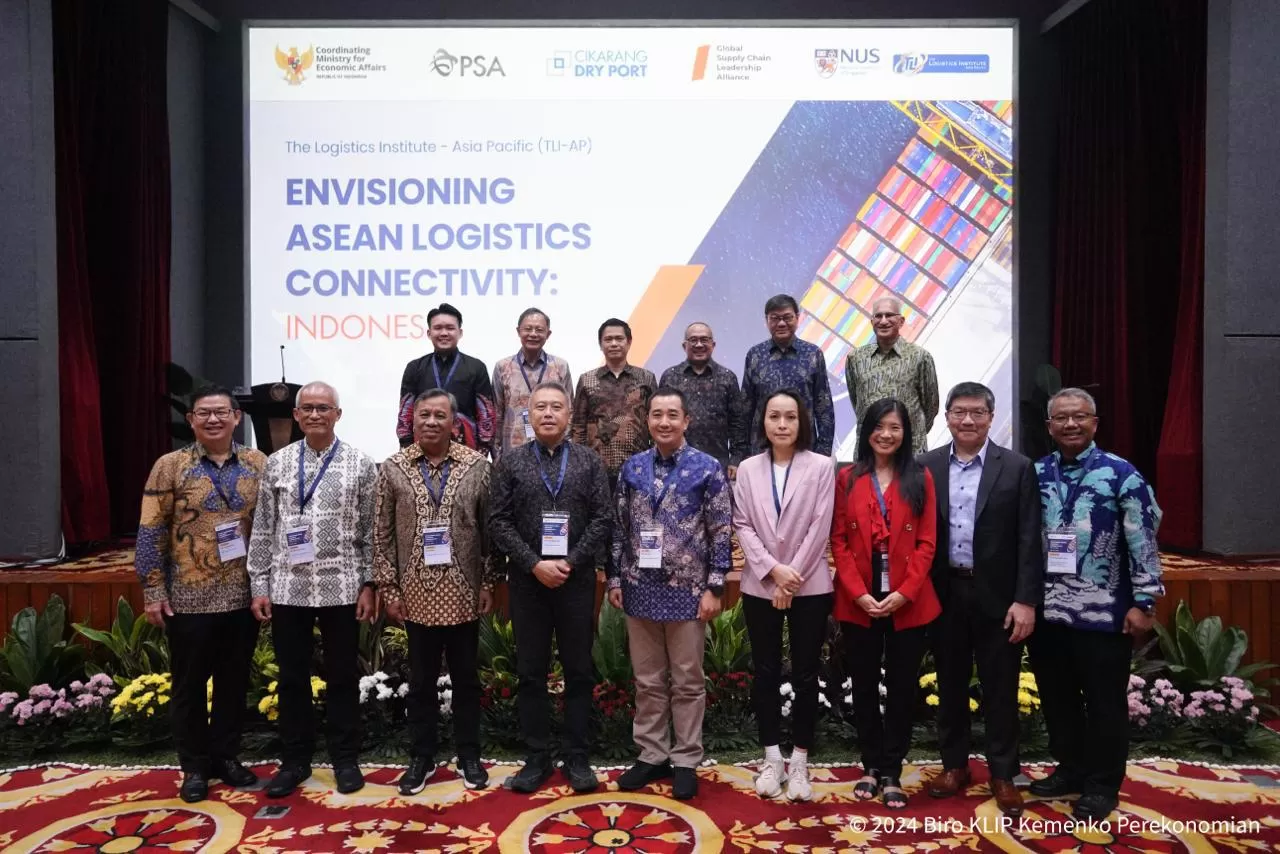 Para peserta The Workshop of Envisioning ASEAN Logistics Connectivity: Indonesia yang digelar di Graha Sawala Kemenko Perekonomian, Jakarta, Senin (15/07/2024). (Biro KLIP Kemenko Perekonomian)