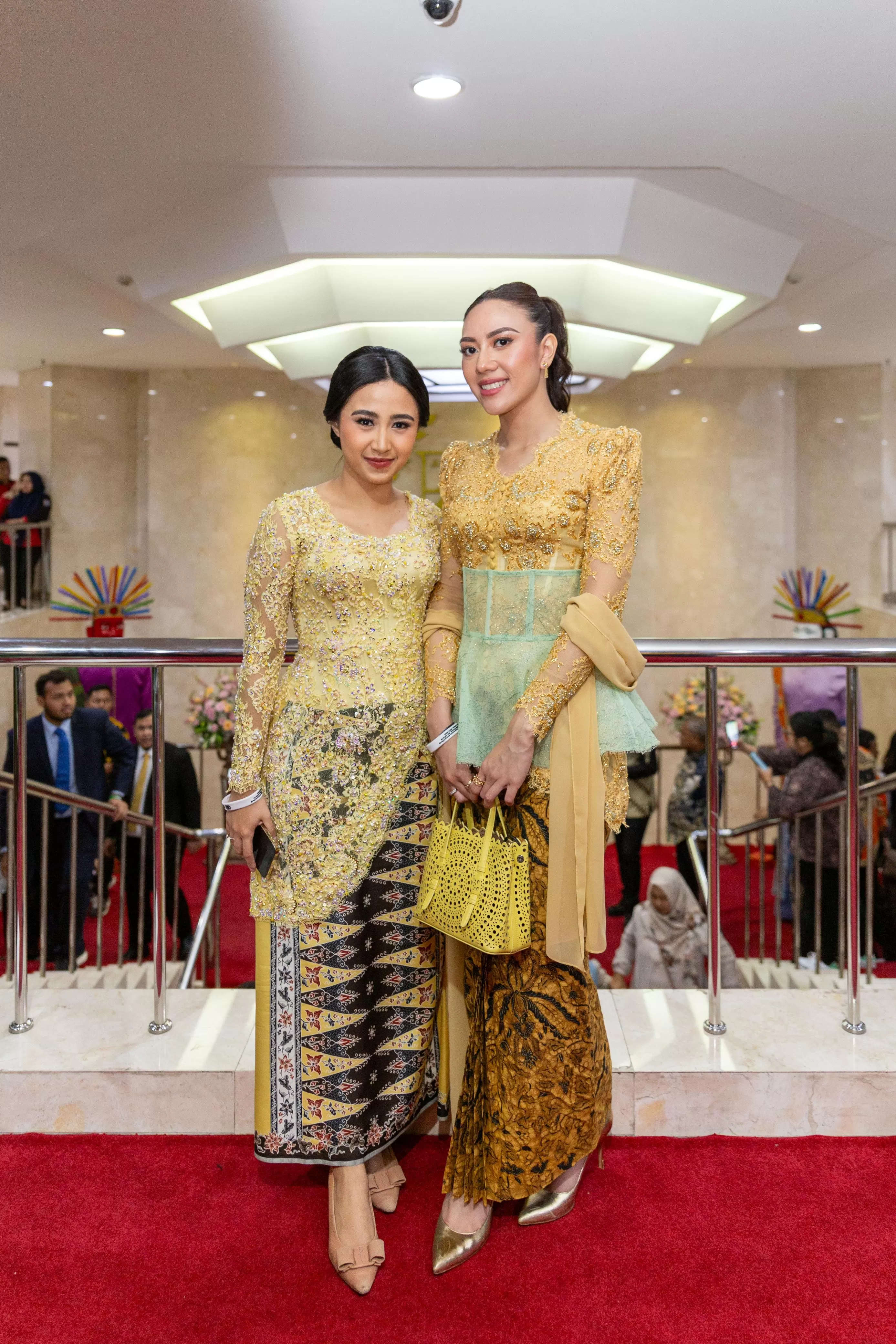 Anggota DPRD Jakarta dari Fraksi Golkar Dapil 8 Jakarta Selatan, Farah Savira (kiri) dan Anggota DPRD Jakarta dari Fraksi Golkar Dapil 5 Jakarta Timur, Alia Noorayu Laksono (kanan).