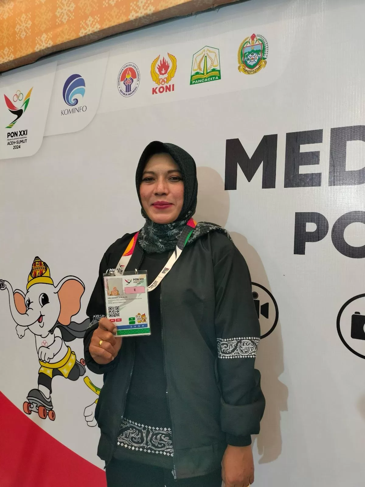 Heni Ekawati, Membuka Pintu Informasi PON XXI. (Tribratanews.polri.go.id)