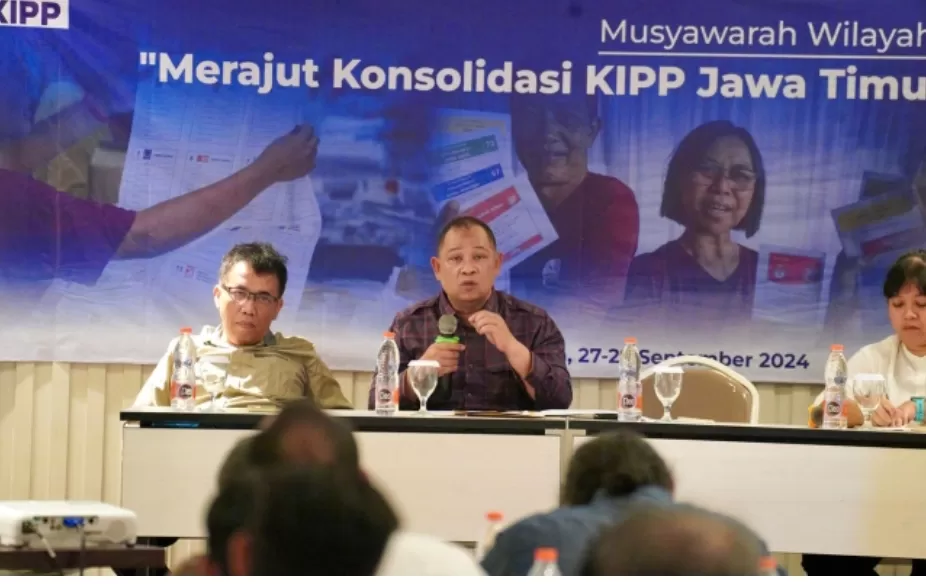 Anggota Bawaslu Totok Haryono dalam kegiatan Merajut Konsolidasi KIPP Jawa Timur di Era Stagnasi, di Jawa Timur. (Dok. Bawaslu)