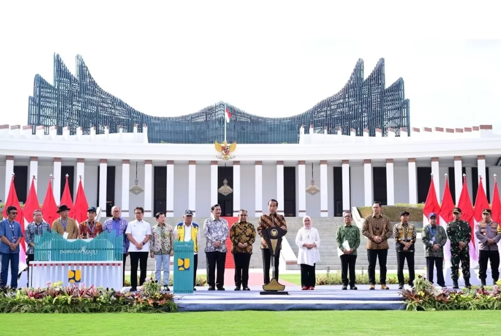 Presiden Joko Widodo didampingi Ibu Iriana Joko Widodo meresmikan Istana Negara yang berada Kawasan Ibu Kota Nusantara (IKN), pada Jumat, 11 Oktober 2024. Foto: BPMI Setpres/Muchlis Jr