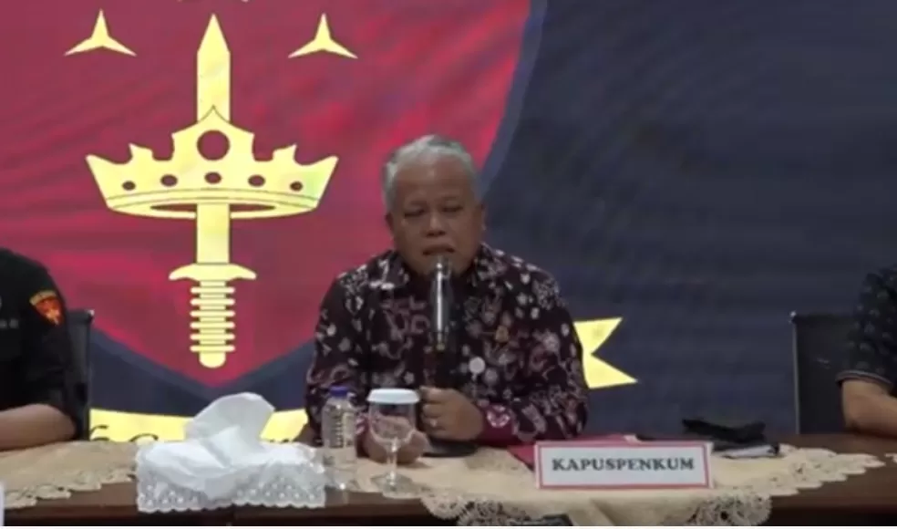 Kepala Pusat Penerangan Kejaksaan Agung, Harli Siregar saat konferensi pers. (Foto: PMJ News/YouTube Kejaksaan RI)