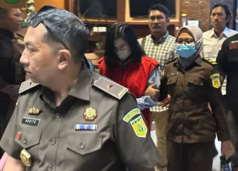 Kejaksaan Agung RI menetapkan MW sebagai tersangka dalam kasus dugaan korupsi berupa suap dan gratifikasi yang diberikan kepada hakim PN Surabaya.  (story.kejaksaan.go.id)