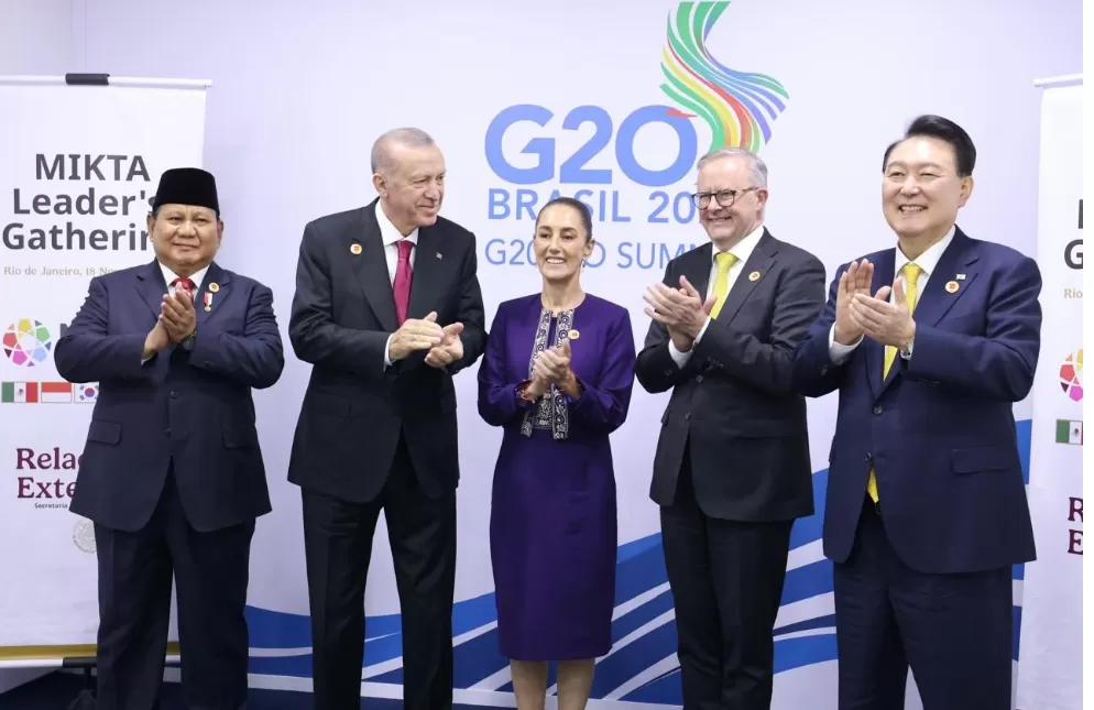 Presiden Prabowo Subianto menghadiri MIKTA Leaders&rsquo; Gathering yang ke-2 di sela-sela pelaksanaan KTT G20 di Rio de Janeiro, Brasil, pada Senin, 18 November 2024. (BPMI Setpres/Andi)
