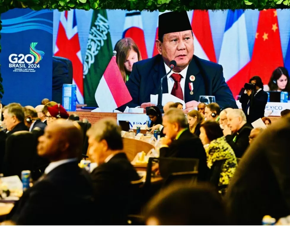 Presiden Prabowo Subianto memberikan pidato sambutan pada sesi pertama Konferensi Tingkat Tinggi (KTT) G20 yang mengangkat tema &ldquo;Fight against Hunger and Poverty" ((Foto: BPMI Setpres/Laily Rachev)  )