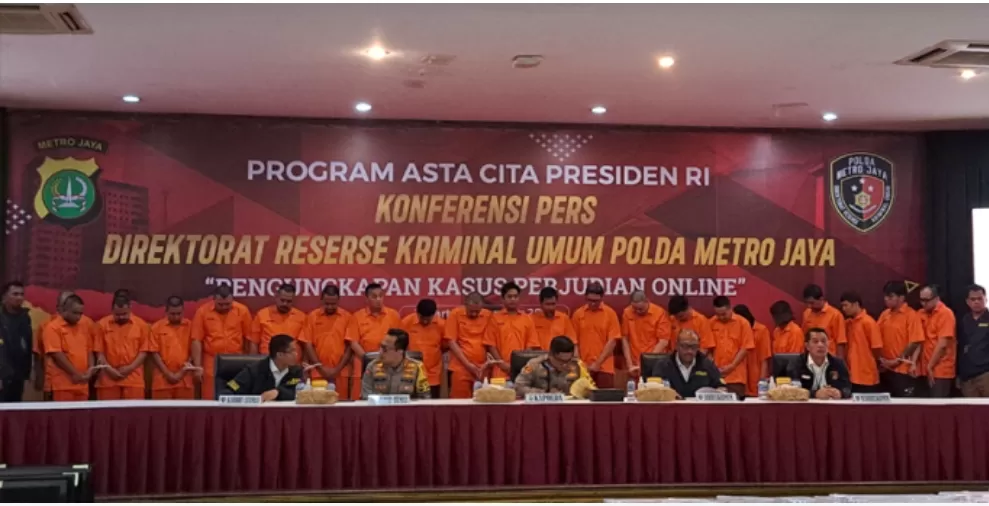 Kapolda Metro Jaya, Irjen Pol Karyoto saat konferensi pers pengungkapan kasus judi online. (Foto: PMJ News/Fajar)