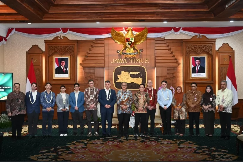 Sejumlah Duta Besar dan Diplomat dari Kedutaan Besar Asing Kawasan Eropa dan Amerika Selatan yang berada di Indonesia telah mengikuti kegiatan Familiarization Trip (Fam Trip): Sustainable Commodities. (kemlu.go.id)