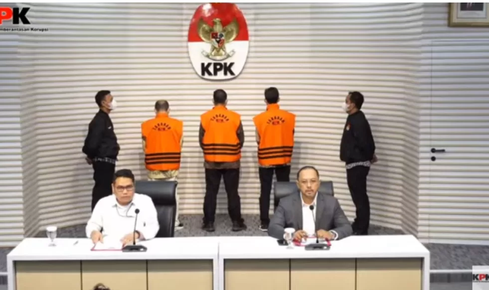 KPK menetapkan tiga orang sebagai tersangka baru kasus dugaan suap proyek jalur kereta api pada DJKA, Kemenhub. (Foto: PMJ News)